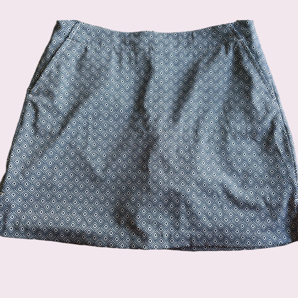 Lady Hagen Essentials Diamond Print Golf Skort – Navy & White – Size 8